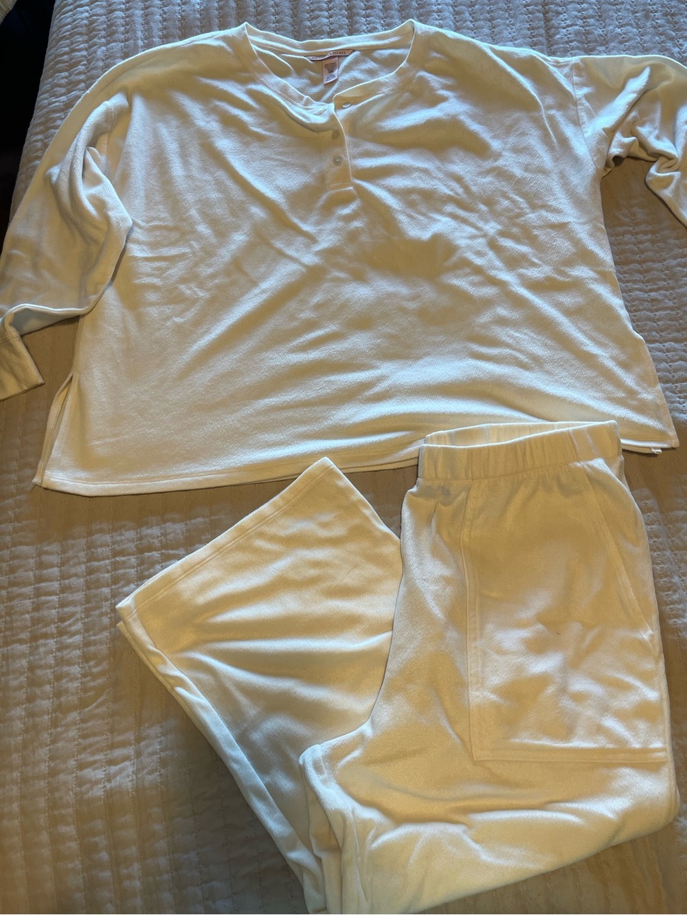Cozy Two-Piece Set Loungewear in Ivory - short